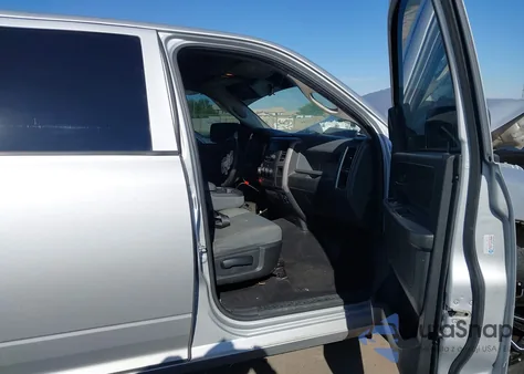 2018 Ram 1500 Tradesman 4X2 5'7 Box из США, поврежденный, VIN 1C6RR6KM2JS225601